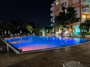 Sunny Beach Cozy Apartment With a Pool